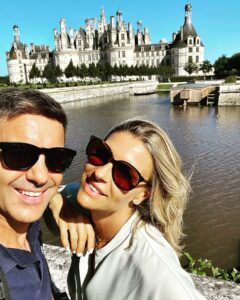 Ah, Martina Colombari, l'iconica regina della bellezza italiana che incanta tutti con il suo sorriso...