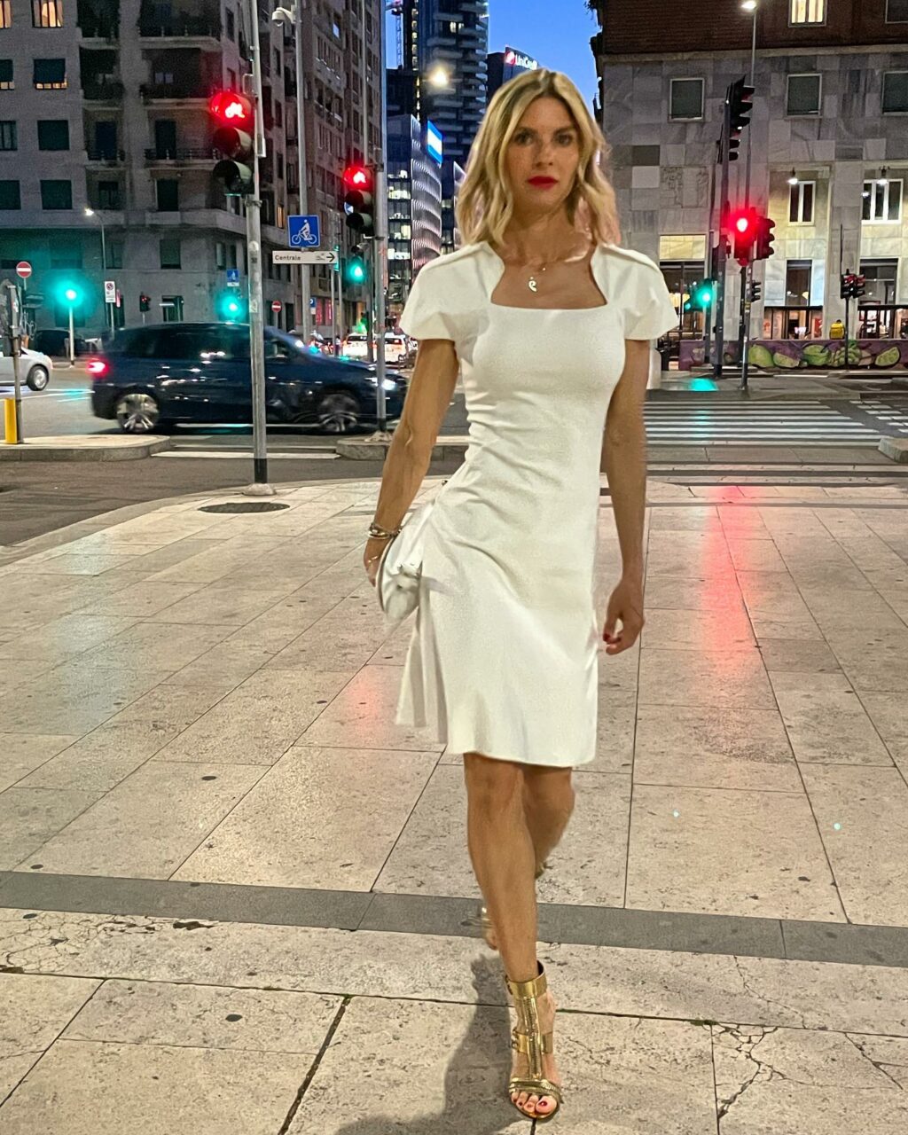 Martina Colombari è come un unicorno nel mondo dello spettacolo italiano: elegante, rara e sempre...