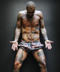 C'era una volta un ragazzo di Milano con una passione smisurata per le foto e per le modelle. Sì...