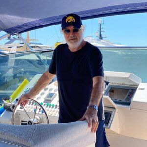 Cari amici e amiche del gossip mondano, oggi ci addentriamo nel mondo stravagante e un po'...