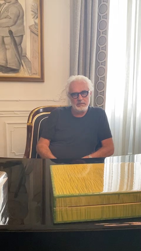 Flavio Briatore non ho fatto commenti su Instagram riguardo la chiusura delle discoteche.
Quest...