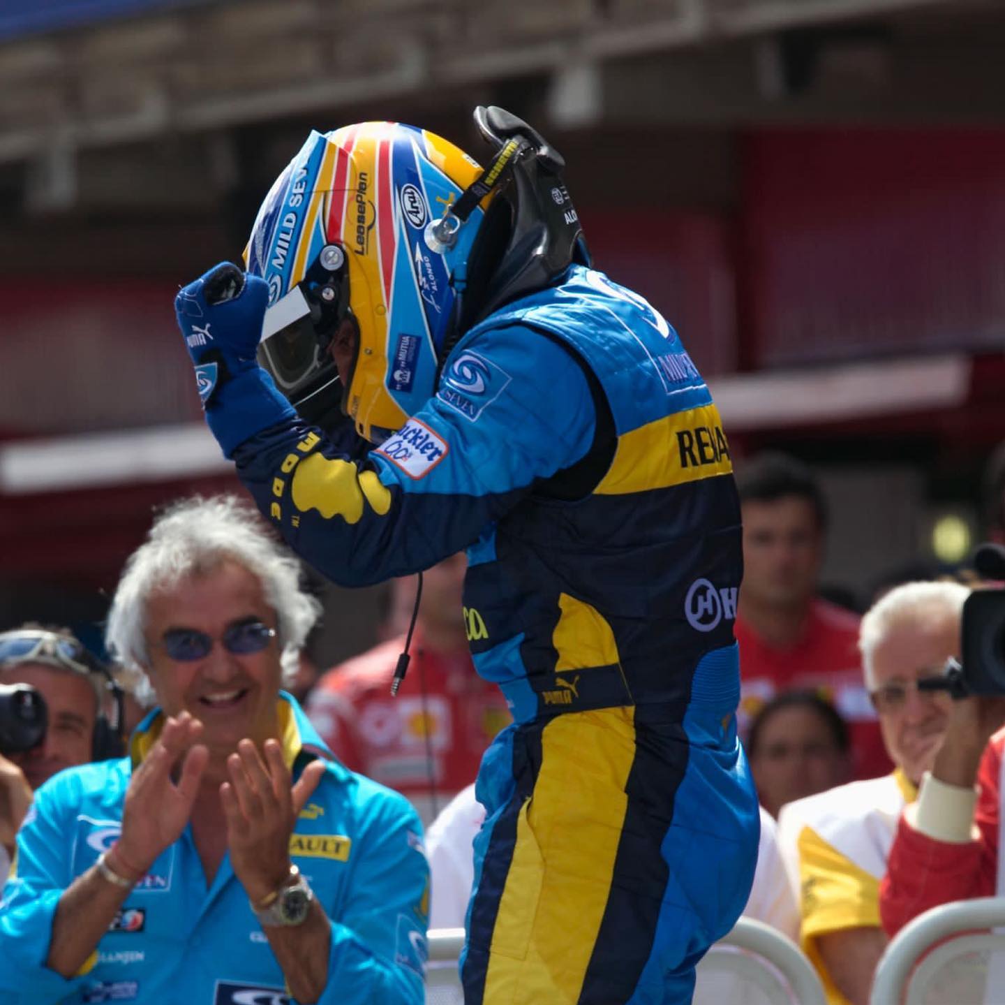 Flavio Briatore Hi
today you are 40 years old
they can be many but biologically you have 20.
Y...