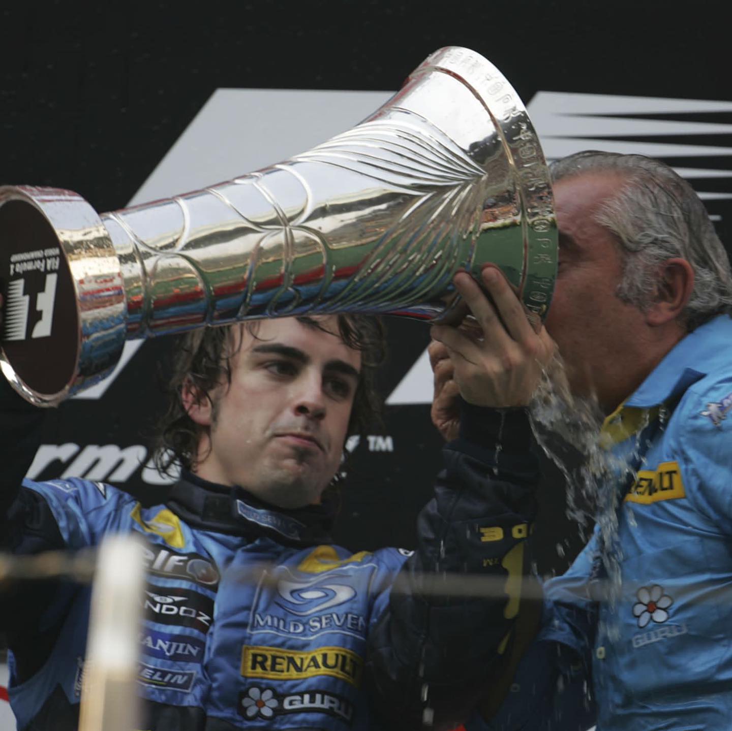 Flavio Briatore Hi
today you are 40 years old
they can be many but biologically you have 20.
Y...