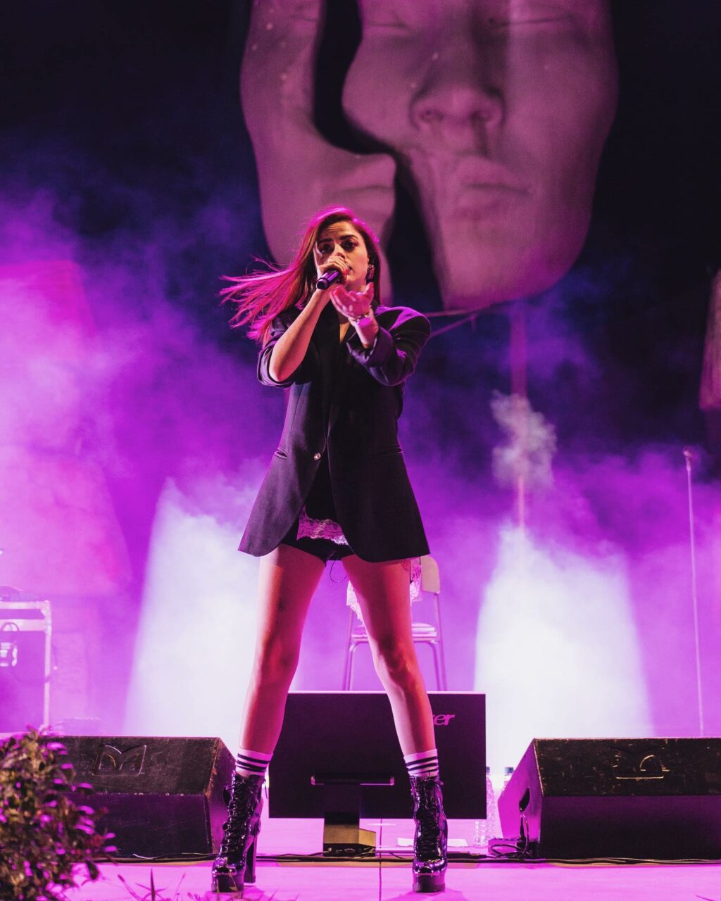 Annalisa, Pennellate di questa prima settimana di agosto, e soprattutto di questo complean… su Instagram per i suoi fan