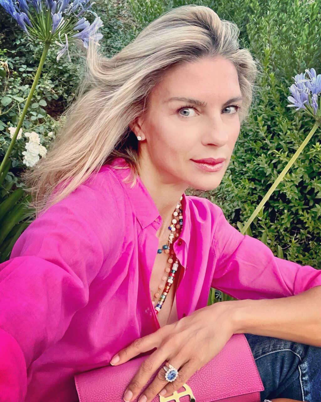 Martina Colombari, Quello che sto cercando di dire e’…… ( finite voi la frase  )… su Instagram incanta i suoi fan