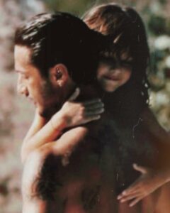 Fabrizio Corona, SEI L’UNICA COSA CHE CONTA NELLA MIA VITA. AUGURI AMORE MIO …. su Instagram per i suoi fan