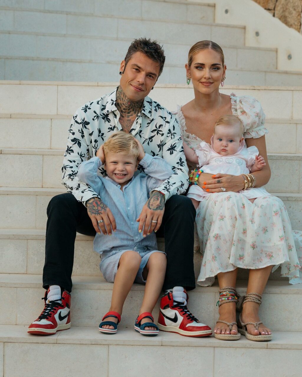 Fedez, … su Instagram saluta i suoi fan