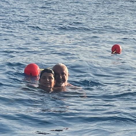 Flavio Briatore Paparazzati durante una giornata di relax con ...dove siamo secondo voi?...