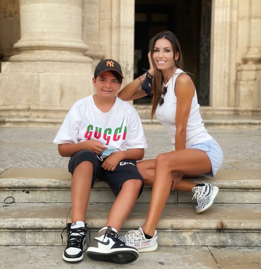 Elisabetta Gregoraci, Noi on tour… su Instagram delizia i suoi fan