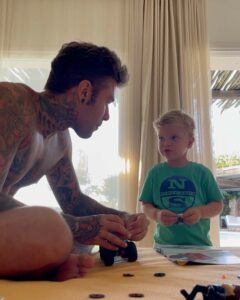 Fedez, Un lavoro di squadra… su Instagram per i suoi fan