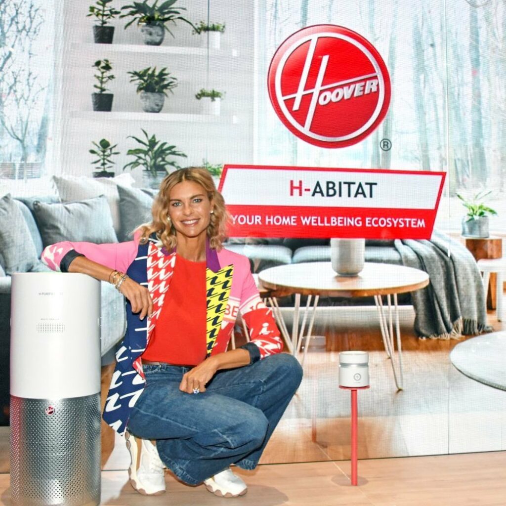 Martina Colombari, mi ha invitato a visitare lo spazio espositivo realizzato per il  dove ho scoper… su Instagram delizia i suoi fan