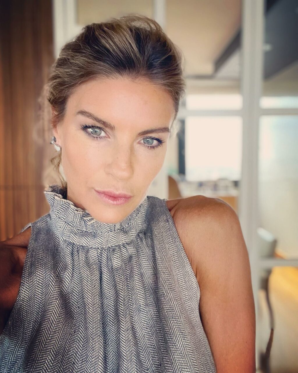 Martina Colombari, LOOK FORWARD… su Instagram per i suoi fan