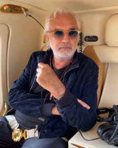 Flavio Briatore, Si parte. Buon sabato a tutti… su Instagram delizia i suoi fan