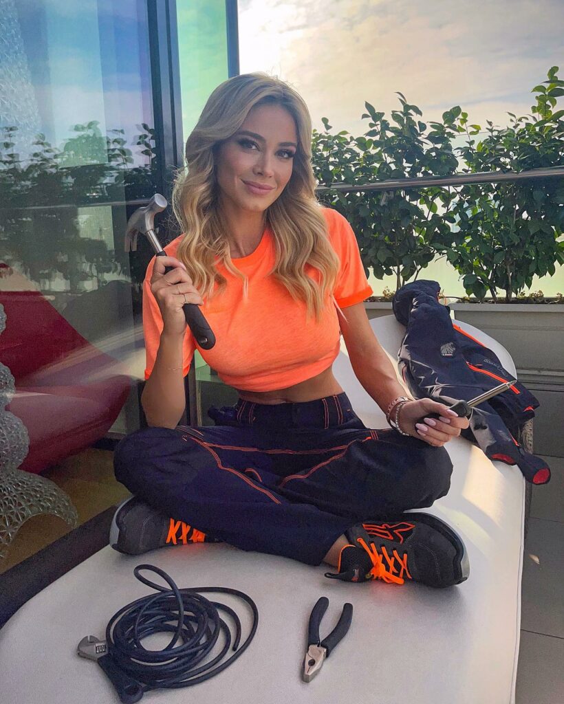 Diletta Leotta, Aspettando l’uomo U-Power…La ricerca continua !… su Instagram delizia i suoi fan