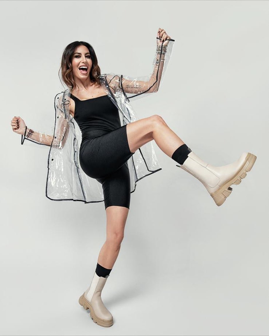 Elisabetta Gregoraci Singing in the rain!
Gli anfibi di sono perfetti per dare un tocco grintoso e...