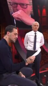 Fabrizio Corona, Ho sbagliato ad andare in televisione ieri, non ne avevo bisogno. Il messaggio c… su Instagram per i suoi fan