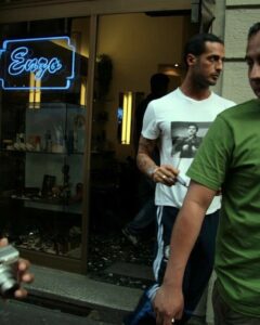 Fabrizio Corona, NATO FIGLIO DI PAPÀ, CRESCIUTO IN STRADA…. su Instagram delizia i suoi fan