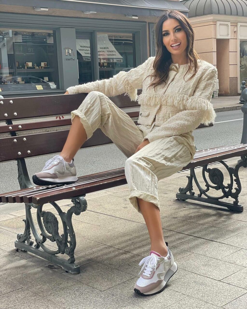 Elisabetta Gregoraci, Ciao ragazzi, sapete che amo la comodità ma senza mai rinunciare alla femminilit… su Instagram delizia i suoi fan
