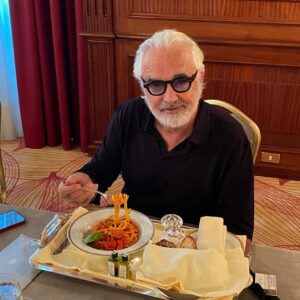 Chi non conosce Flavio Briatore? L'uomo, la leggenda, il mito. Impossibile non aver sentito parlare...