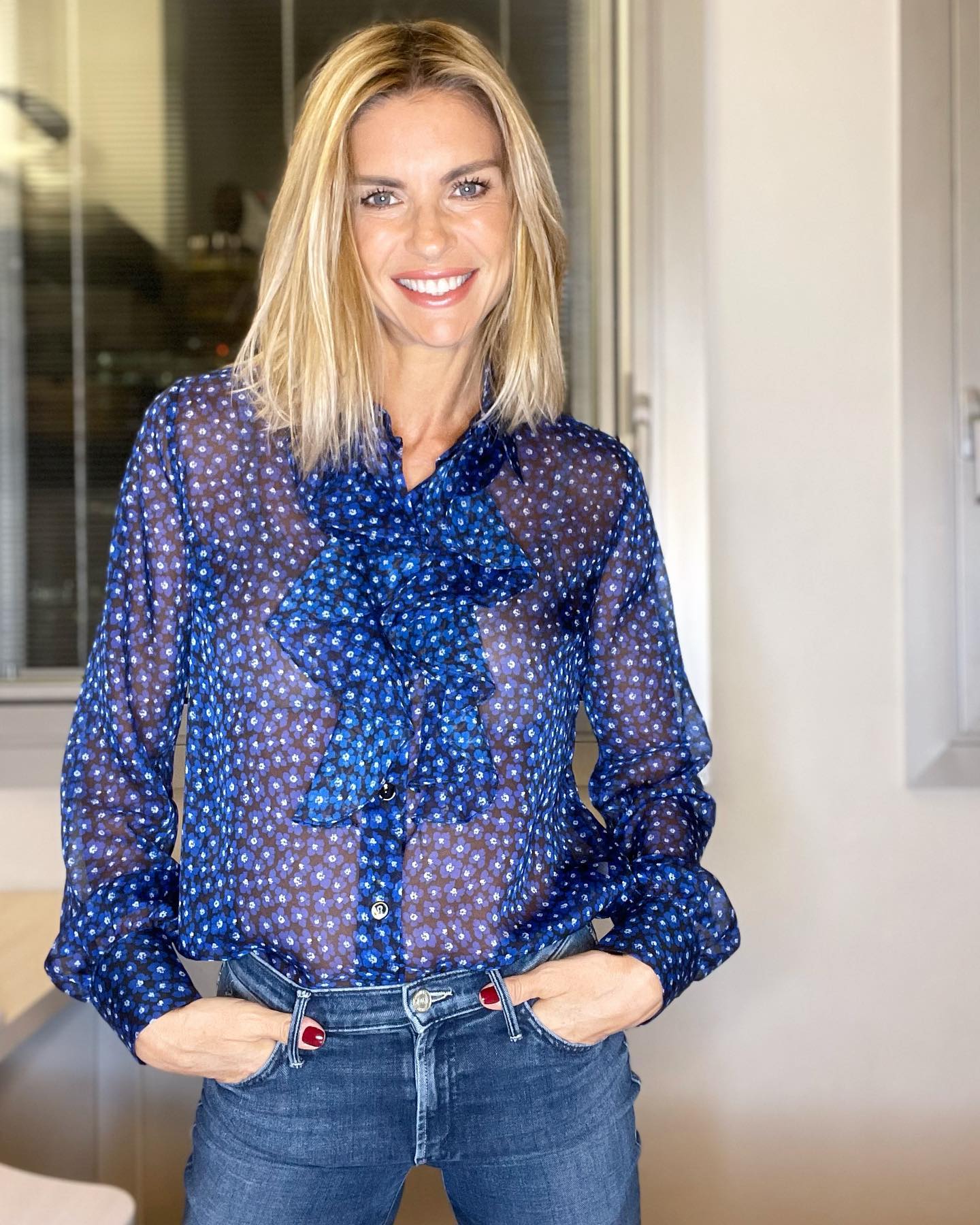 Martina Colombari E comunque sono ancora in piedi
5 giorno
GRAZIE A TUTTI PER I TANTI MESSAGGI CH...