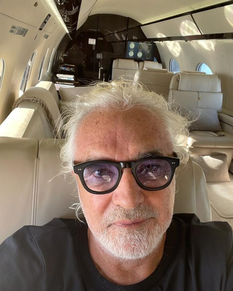 Flavio Briatore, Si parte, destinazione Riyadh… su Instagram delizia i suoi fan