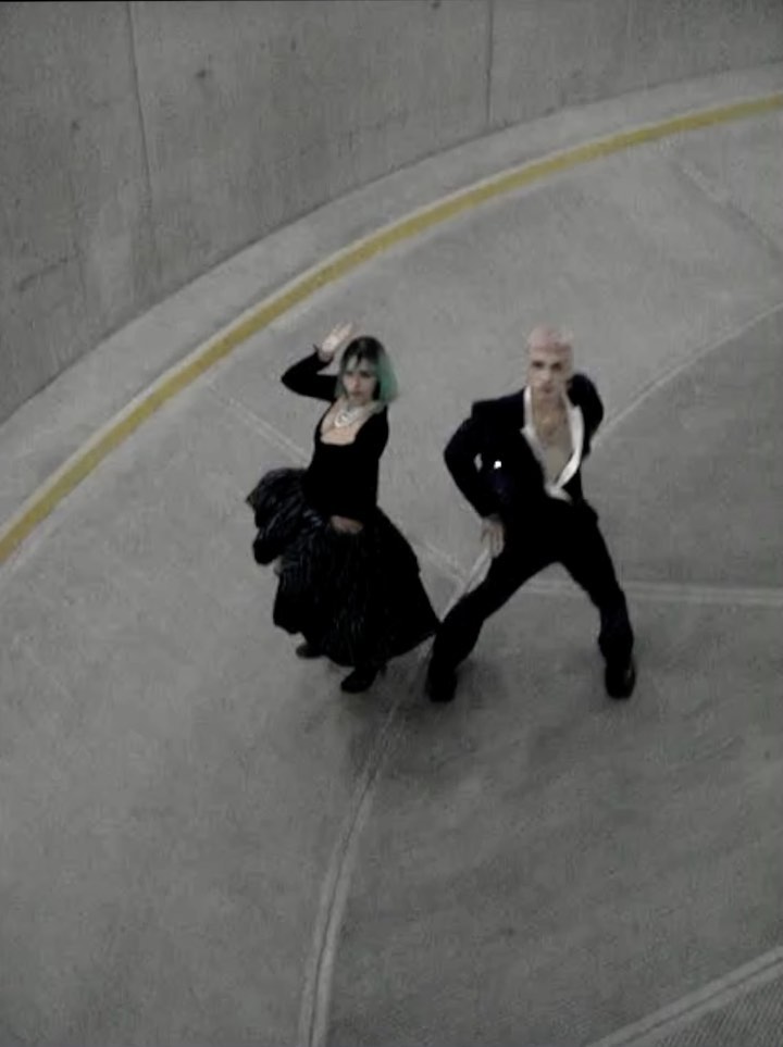 Rose Villan SEI FELICE O QUELLA IN TASCA È LA
TUA GLOCK? “GANGSTA LOVE” con fuori venerdì ...