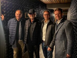 Lasciate che vi presenti un personaggio che ha fatto la storia del mondo dello spettacolo e del...