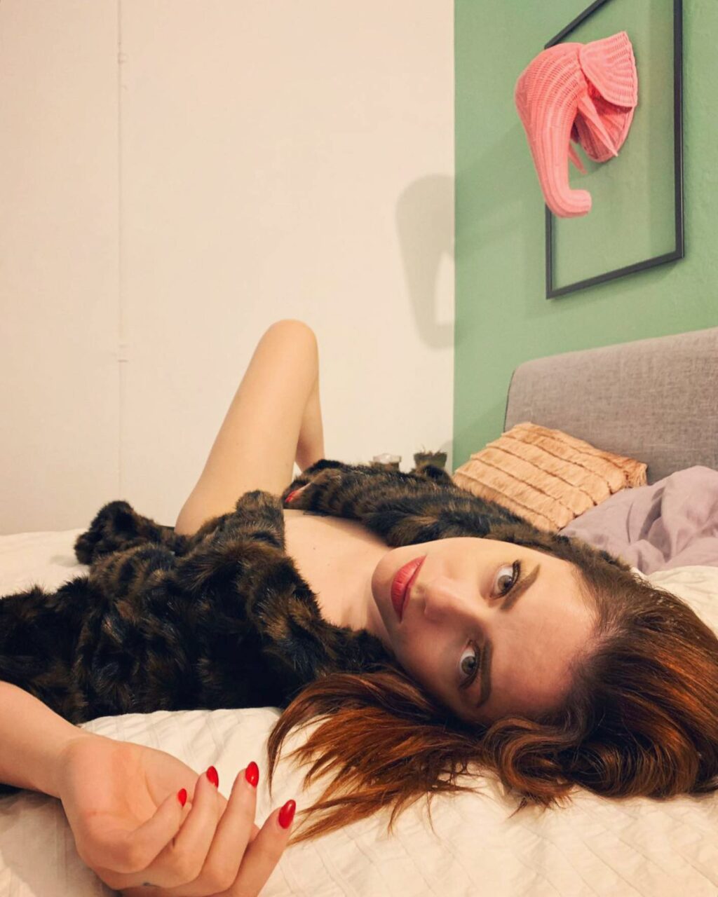 Annalisa è la regina dell'ironia, la principessa del sarcasmo, la dea del buon umore contagioso. Con...