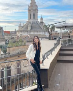 Elisabetta Gregoraci, la regina del gossip e della moda, ha sempre saputo come tenere alta...