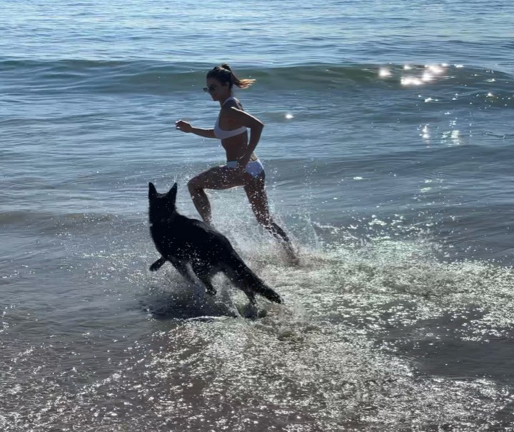 Elisabetta Canalis, la regina italiana della grana, dell'amore e del gossip. Con il suo fascino da...