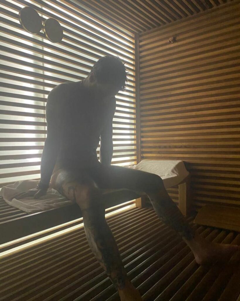 Fabrizio Corona, MY BODY IS MY TEMPLE…. su Instagram incanta i suoi fan