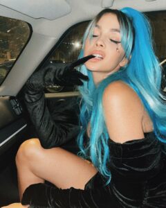 Rose Villan è la regina incontrastata del sarcasmo e dell'ironia, pronto ad affrontare qualsiasi...