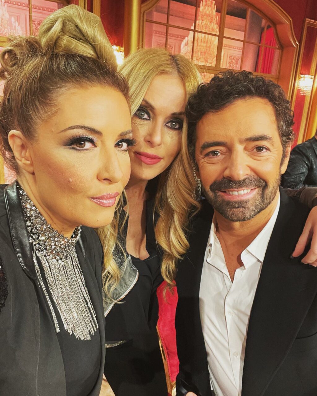 Selvaggia Lucarelli, Ballo ballo ballo da capogiro…… su Instagram incanta i suoi fan