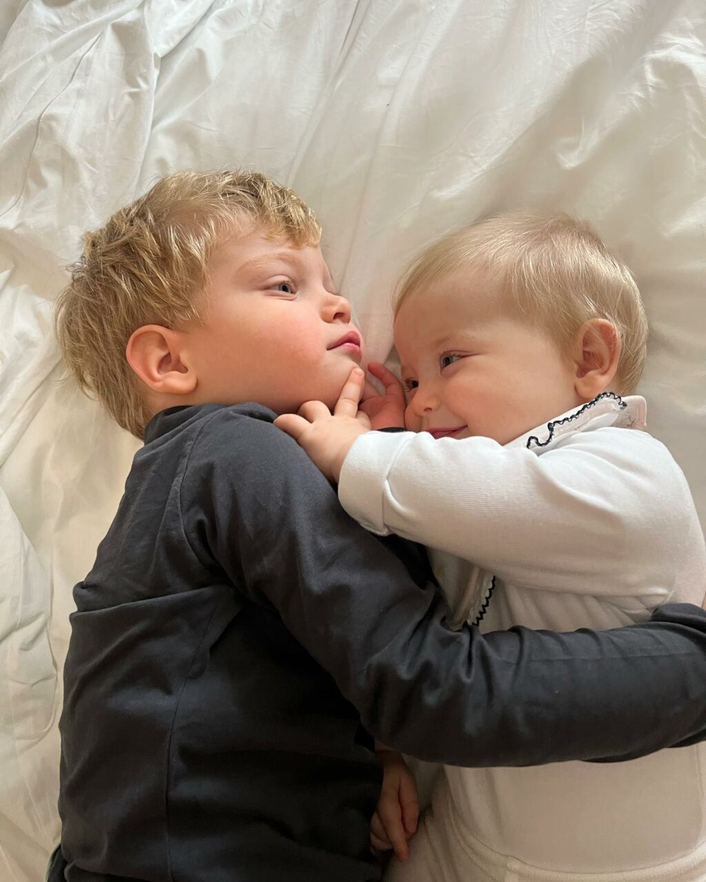 Fedez, Buona vigilia di Natale dalle nostre meraviglie… su Instagram incanta i suoi fan