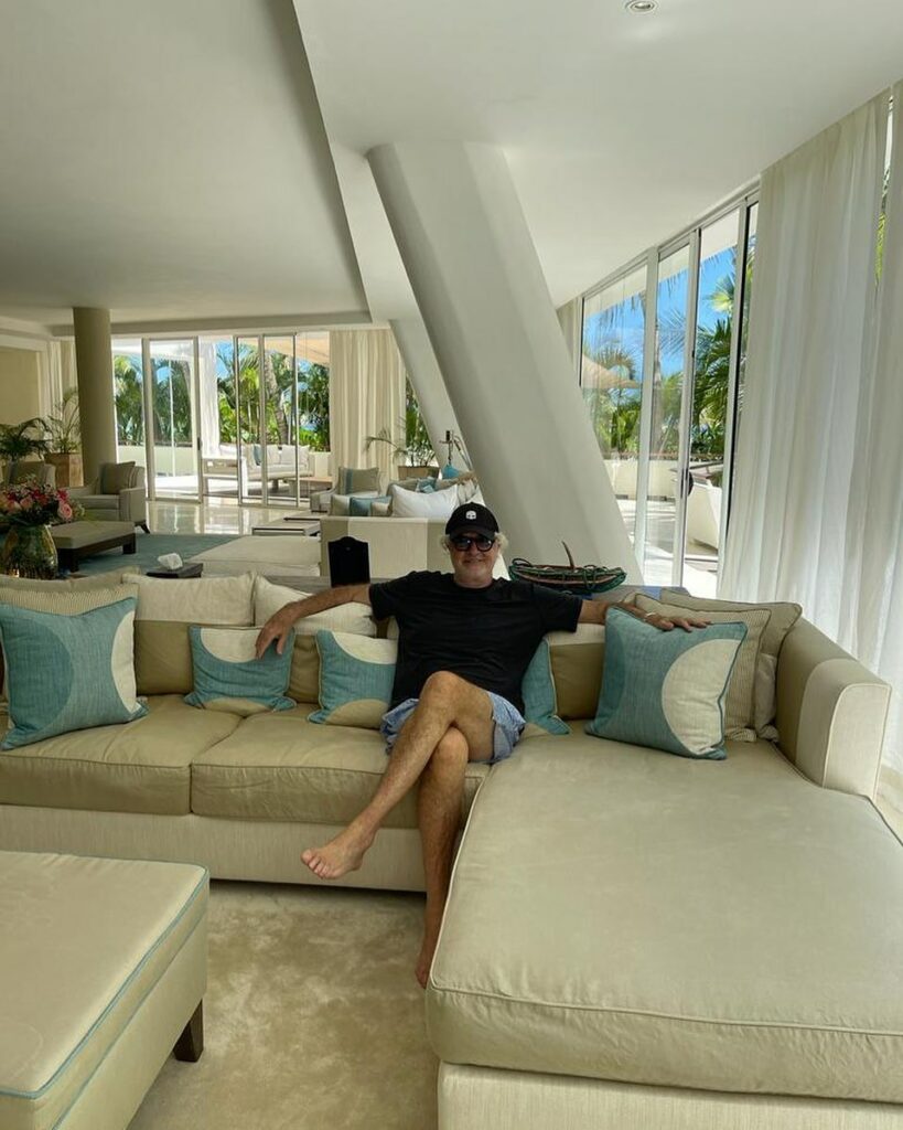 Flavio Briatore, Iniziano le vacanze al  di Malindi… su Instagram delizia i suoi fan
