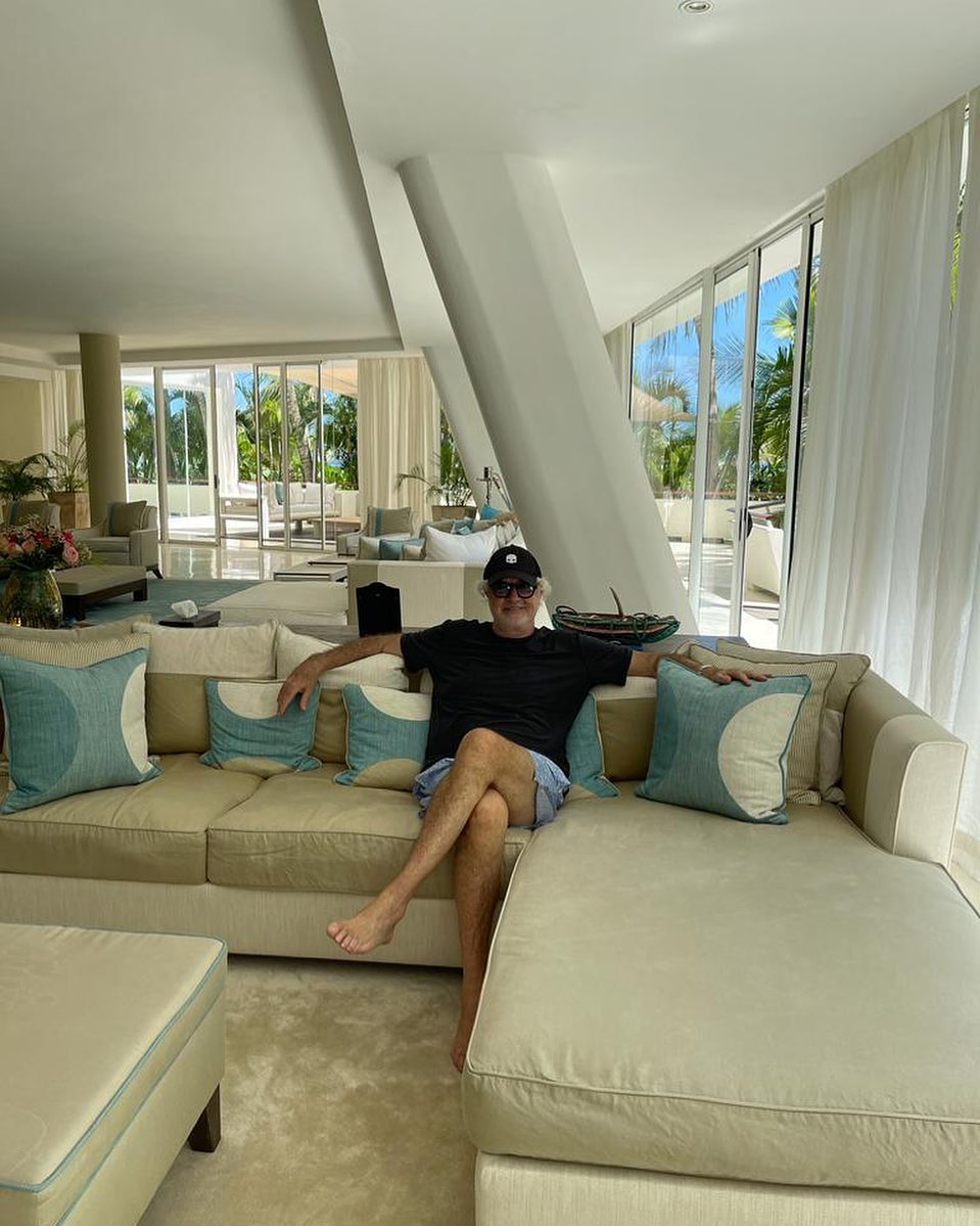 Flavio Briatore Iniziano le vacanze al di Malindi...