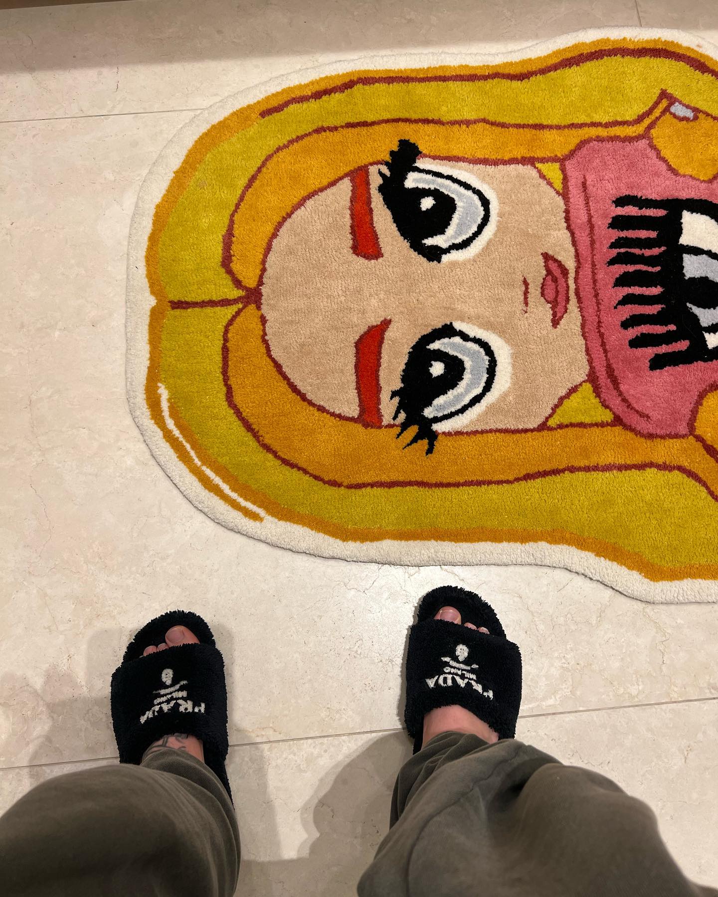 Fedez POV: quando faccio la cacca mi fissa...