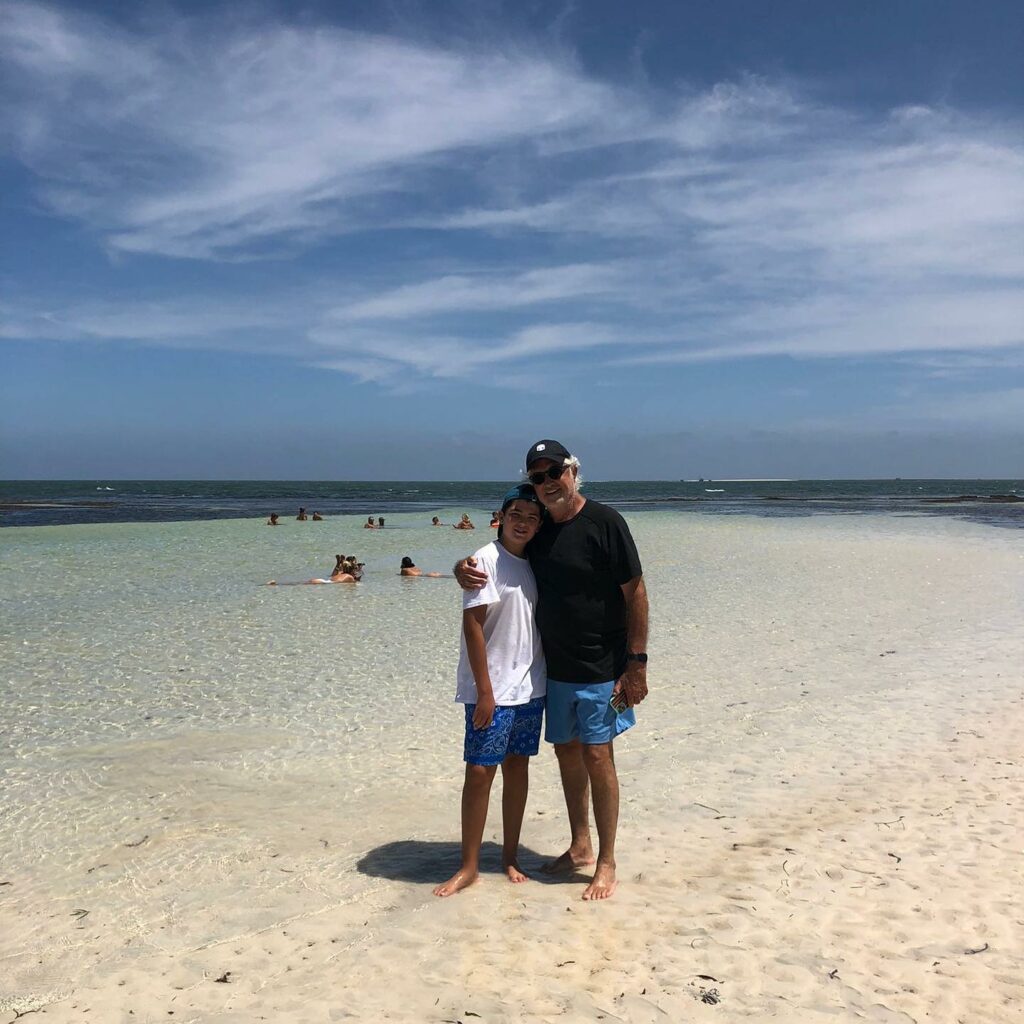 Flavio Briatore, magnate dell'industria e playboy senza paura, è come quel supereroe dei fumetti che...