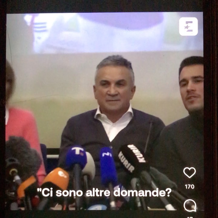 C'è chi la definisce la regina dei gossip, chi la teme come una spietata critica, e chi...