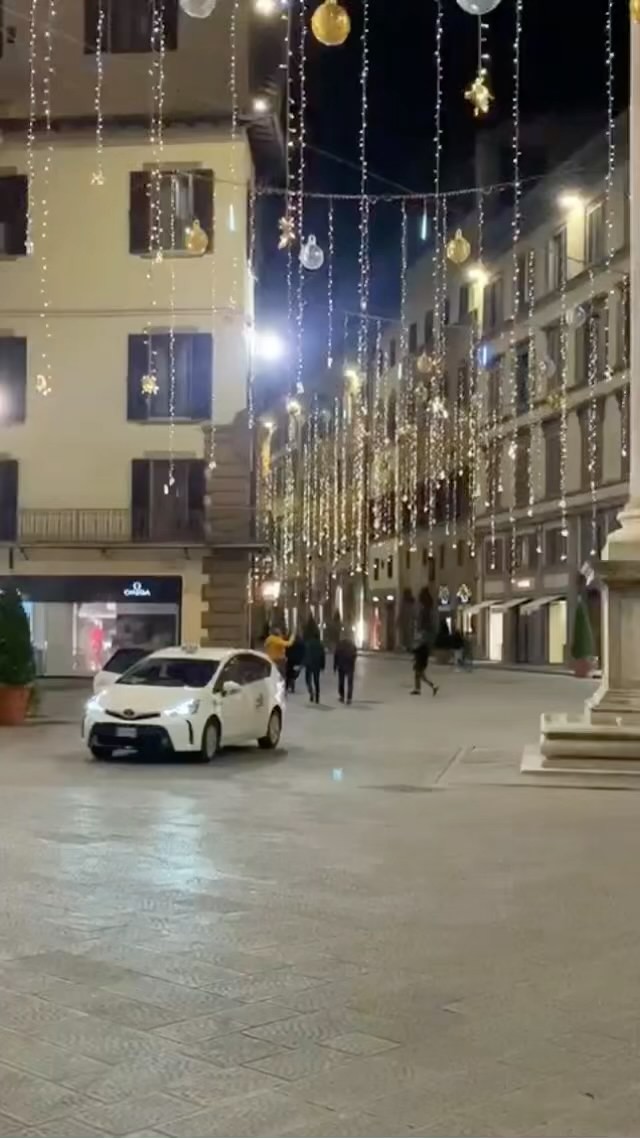 Selvaggia Lucarelli: la regina dei pettegolezzi, la diva dei commenti taglienti, l'oracolo della...