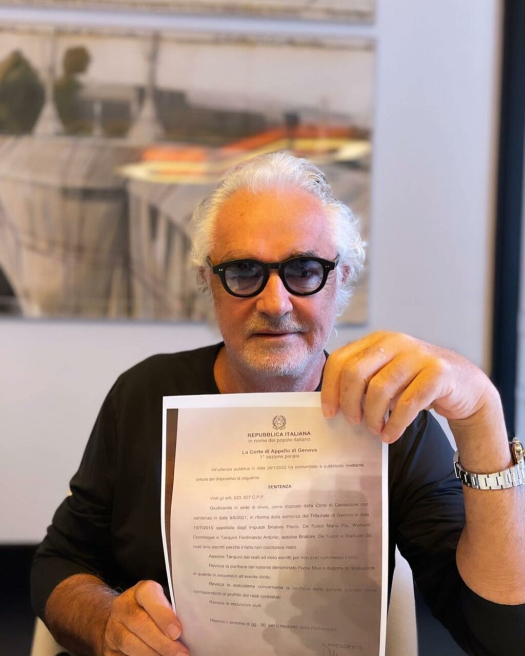 Flavio Briatore, Nel Maggio 2010 la Guardia di Finanza mi ha sequestrato la barca e sui media di … su Instagram per i suoi fan