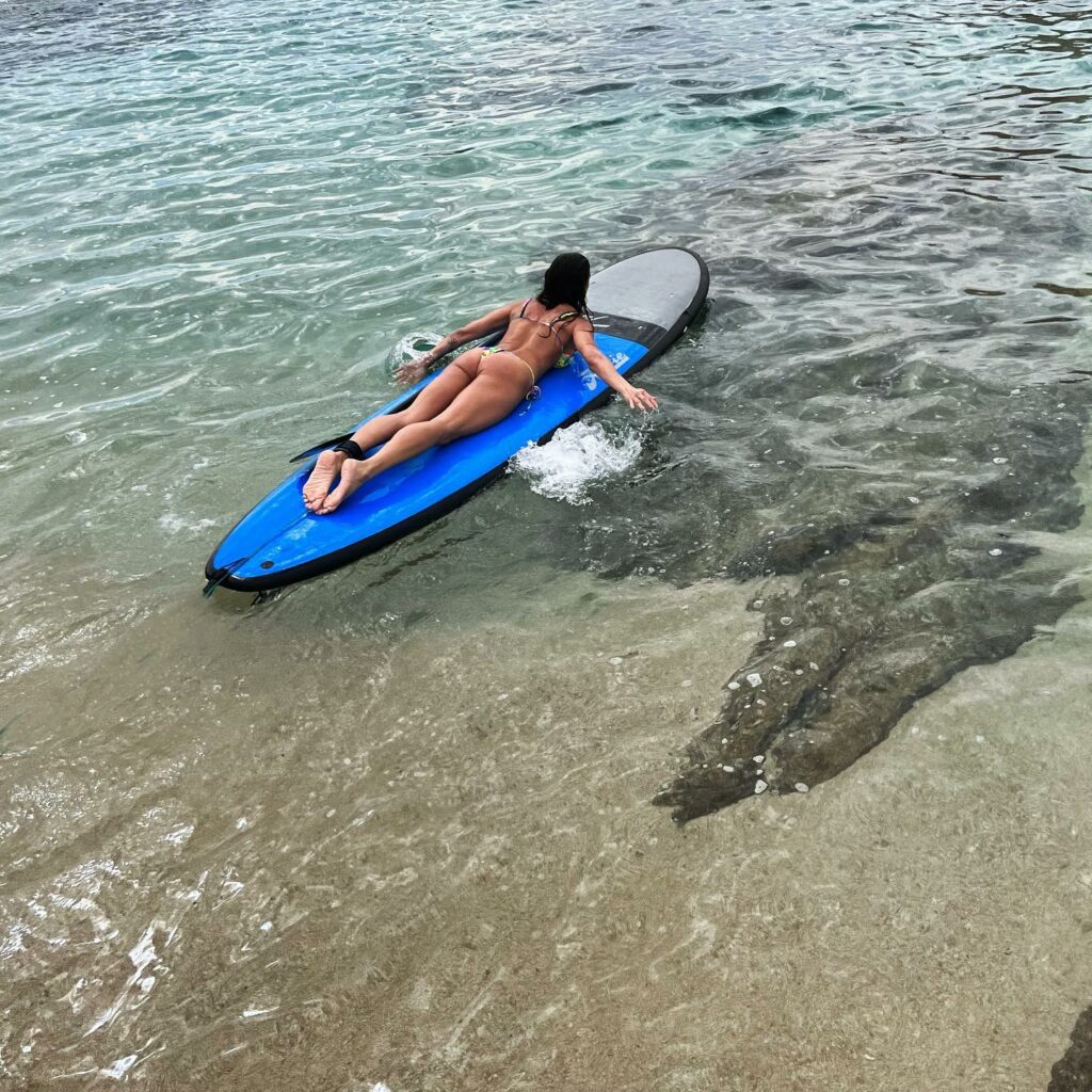 Elisabetta Canalis, … su Instagram per i suoi fan