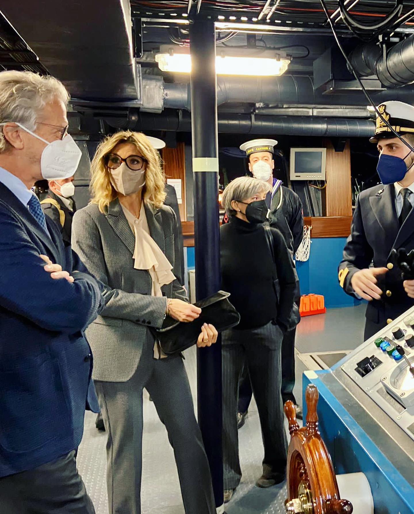 Martina Colombari “In arduis
servare mentem.”
Quando arrivi in Haiti, ti chiedi dove sia Dio. Ti ...