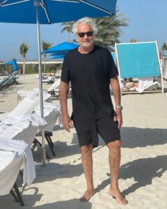 Flavio Briatore, Buona giornata da Dubai… su Instagram per i suoi fan