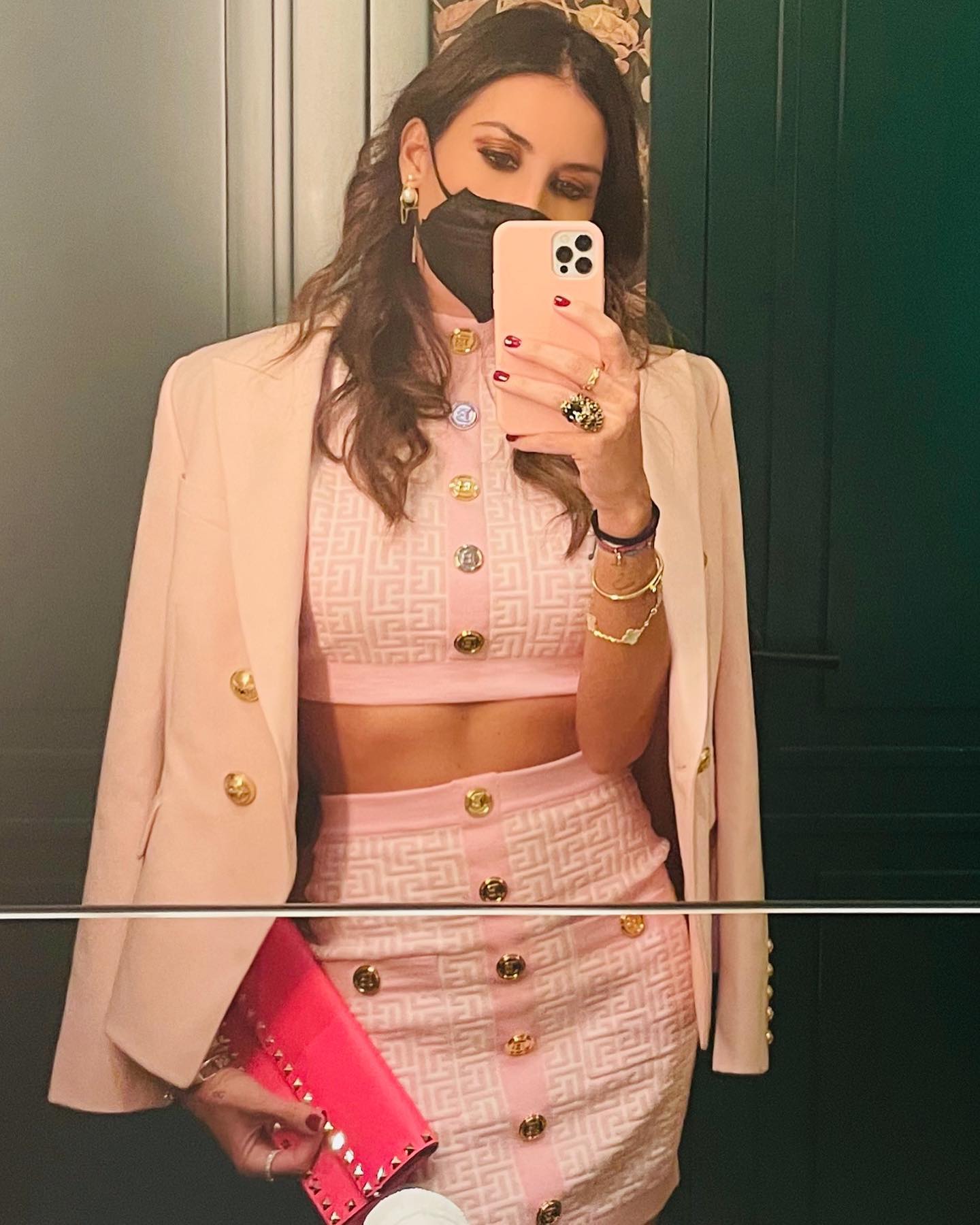 Elisabetta Gregoraci Qualche sera fa in un ristorante di Dubai che mi piace molto…spero vi piaccia i...