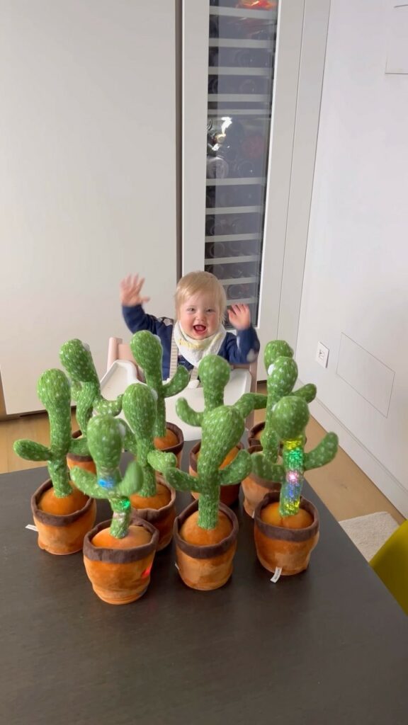 Fedez, La bimba che sussurrava ai cactus… su Instagram incanta i suoi fan