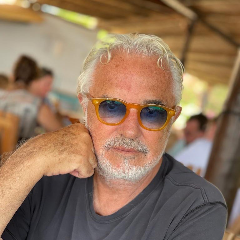 Flavio Briatore Buona domenica a tutti...