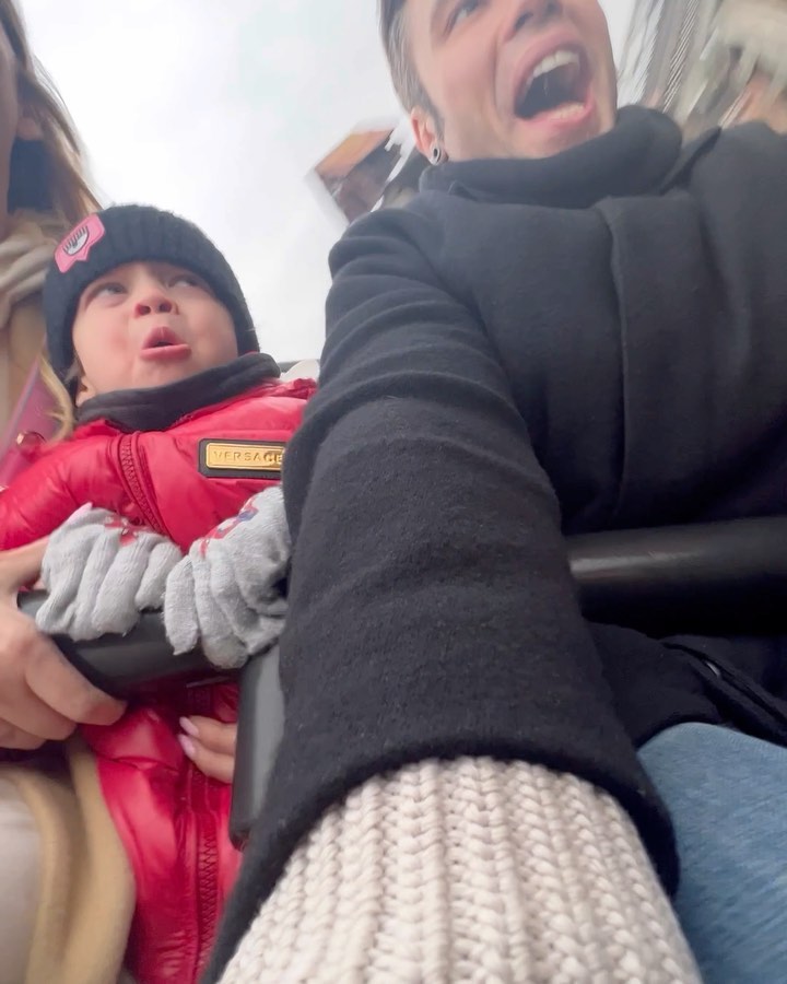 C'è una domanda che da sempre tormenta l'umanità: chi diavolo è veramente Fedez? È un rapper? Un...