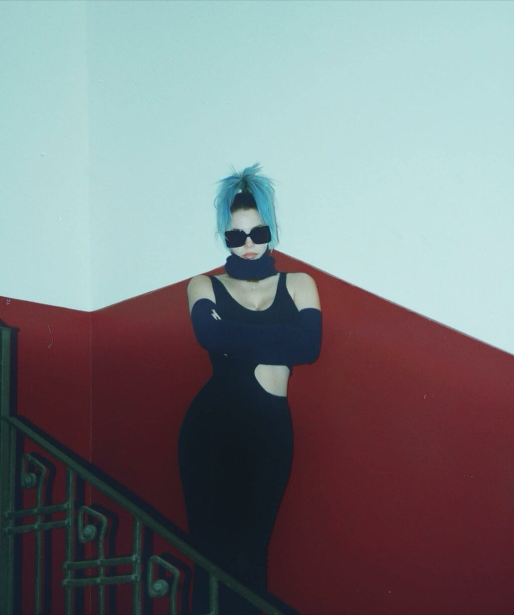 Rose Villan, la donna dai mille talenti! Una vera e propria forza della natura, capace di affrontare...