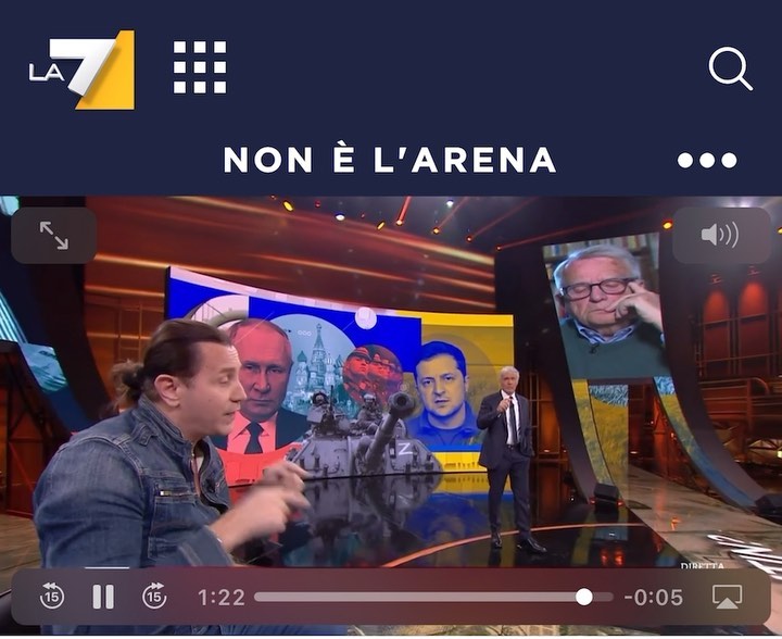 Selvaggia Lucarelli, la regina del gossip italiano, colpisce ancora! Con la sua lingua tagliente e...